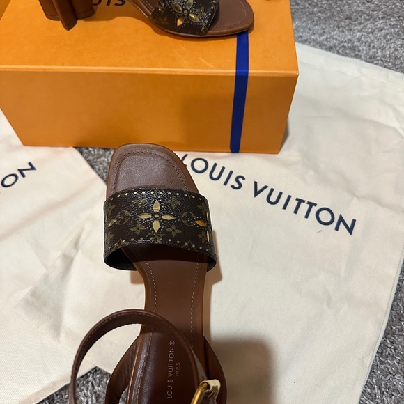 RARE Star Louis Vuitton Ankle Strap Star Heels - Size 7.5 - Worn a couple times - Picture 6 of 15